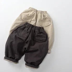 Pantalon de loisirs chaud pour enfants doublé polaire en kaki et gris avec taille élastique