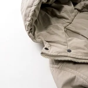 Giacca invernale beige imbottita per bambini con cerniera di qualità e bottoni a scatto