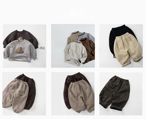 Collage de tenues d'hiver pour enfants avec sweats brodés ours et pantalons en velours