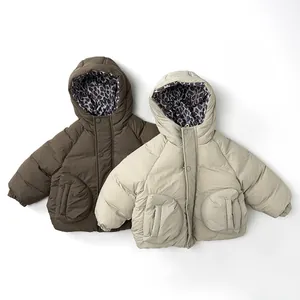 Détails de manteaux rembourrés à capuche pour enfants en marron et beige doublure léopard