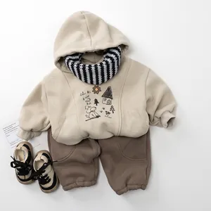 Kinder Fleece-Kapuzenpullover und braune Jogginghose mit Hunde-Print für den Winter