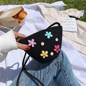 Sac bandoulière mignon en paille noire avec fleurs marguerites 3D colorées en plein air