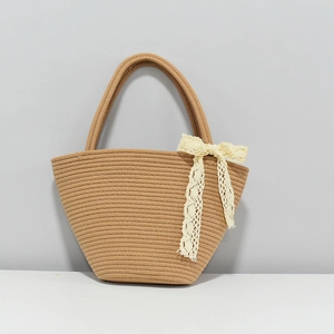 Grand sac fourre-tout tissé en paille avec un élégant nœud en dentelle de couleur crème