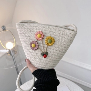 Mini sac seau en coton tissé à la main avec décorations florales et coccinelle