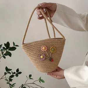 Mini sac seau tissé avec fleurs au crochet et coccinelle pour les vacances d'été
