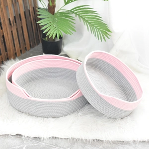 Lot de trois paniers en corde de coton tressé rose et gris avec poignées de transport