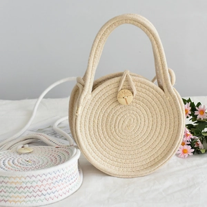 Sac à main en paille tressée à la main avec bouton en bois de palmier pour la plage