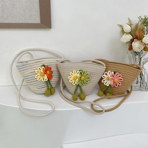 Petit Sac Bandoulière en Corde de Coton Tissé à la Main avec Décoration de Fleurs Sac Seau Style Paille pour Femmes
