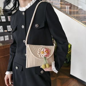Women Handwoven Flower Straw Crossbody Bag Small Woven Square Phone Pouch For Summer Vacation Casual Daily Shoulder Bag