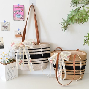 Sac fourre-tout en paille tissé à la main avec rayures et nœud en dentelle florale
