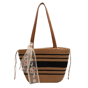 Sac cabas tissé à rayures fait main avec foulard en dentelle et bandoulière en cuir