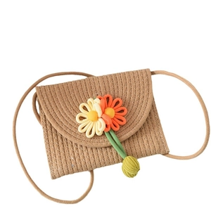 Süße gewebte Handy-Umhängetasche mit gestrickten Blumen-Applikationen für Damen