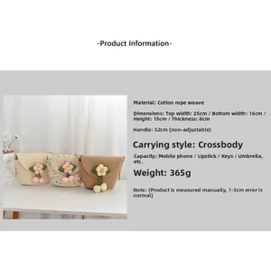 Détail de sacs bandoulière en corde de coton tressée beige et marron avec cerises