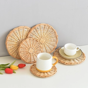 Handwoven round rattan heat insulation placemat set for home kitchen and dining table