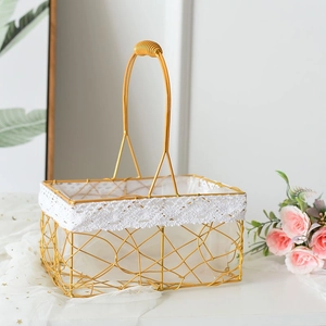 Gold Iron Woven Flower Basket With White Lace Decor Portable Metal Wire Storage Basket For Wedding Party Home Gift Packaging