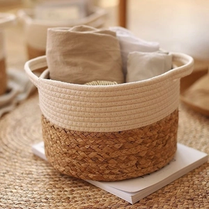 Hand Woven Cotton Rope Water Hyacinth Spliced Storage Basket With Handles Pastoral Color Block Desktop Organizer For Laundry Toys