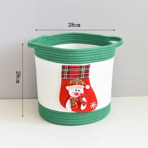 Détail du panier de rangement de Noël avec bonhomme de neige tressé et texture de coton 28cm