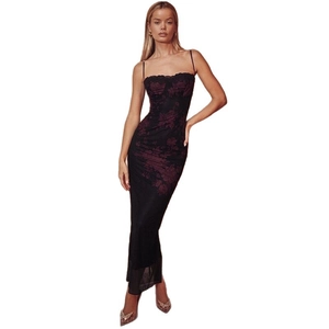 Slim fit floral camisole dress with lace trim and spaghetti straps in vintage style