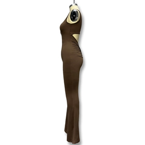 Donkerbruine nauwsluitende yoga jumpsuit met open rug en uitlopende broekspijpen