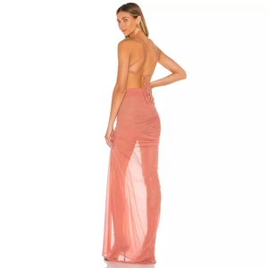 Robe longue sexy orange corail dos nu transparente avec fente haute et bretelles