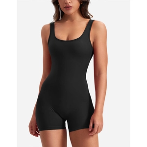 Combinaison sexy noire sans manches dos nu avec larges bretelles et taille plissée