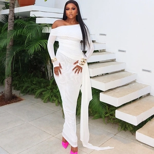 Robe Longue Blanche Élégante à Une Épaule en Maille Froncée Sexy Moulante Taille Haute Couleur Unie Robe de Soirée Avec Écharpe