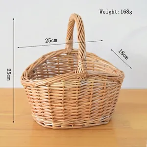 Close-up of handmade wicker basket measuring 25x18x25cm with a lightweight 168g frame