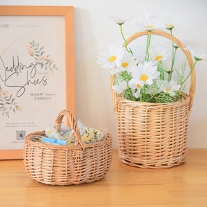 Detail of handcrafted willow baskets featuring clear textures for home storage and flowers