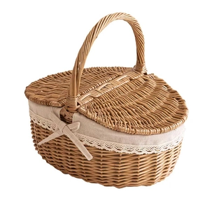 Cesto da picnic in vimini intrecciato con doppio coperchio e fodera in pizzo bianco