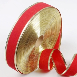 5cm rotes Samt-Weihnachtsband mit goldenem Metallrand auf Rolle für die Dekoration