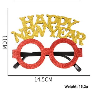 Vue détaillée des lunettes Happy New Year avec paillettes rouges et mesures de taille