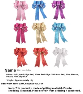 Vista a griglia di fiocchi natalizi glitterati in vari colori per decorazioni festive
