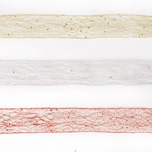Detailansicht der Glitzernetz-Bänder in Gold, Silber und Rot mit funkelnden Texturen