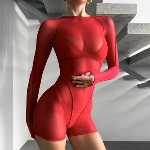 Body en maille rouge à manches longues avec coutures contrastées et coupe moulante ajustée