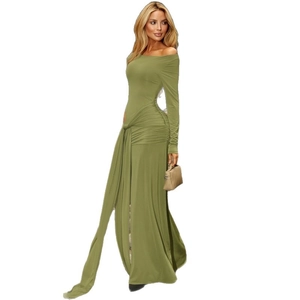 Robe longue moulante vert olive à manches longues avec fronces et fente latérale