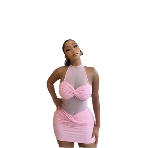 Robe courte moulante rose à empiècement en mesh et dos nu avec détail noué chic