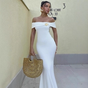 Robe Longue Femme Élégante Épaules Dénudées Moulante Plissé Patchwork Fendue Robe de Soirée Polyester Élasthanne Coupe Ajustée Bal
