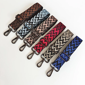 Bandoulières tissées larges réglables avec motifs géométriques colorés et crochets