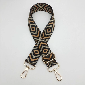 Bandoulière large réglable avec motif géométrique en losange et crochets dorés