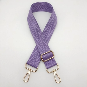 Bandoulière réglable violet clair avec motif à chevrons et mousquetons dorés polis