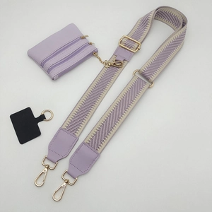 Tracolla intrecciata lavanda con pochette a tre zip e ganci metallici dorati lucidi