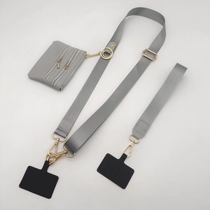 Grijze nylon crossbody telefoonkoord met verstelbare gespen en een klein ritszakje