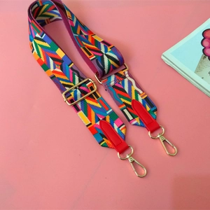 Bandoulière large réglable avec tissage ethnique coloré et mousquetons dorés