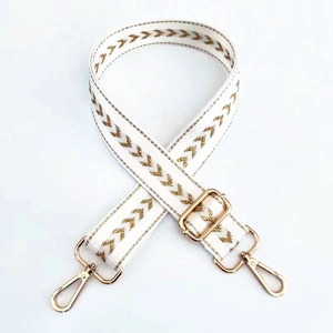 Weißer 3,8 cm breiter Nylon-Schultergurt mit goldenem Pfeilmuster und Metallschnallen