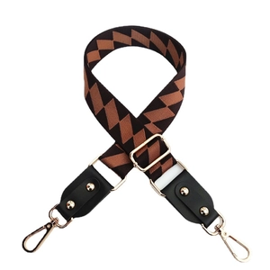 Bandoulière tissée réglable pour sacs avec motif géométrique zigzag marron et noir
