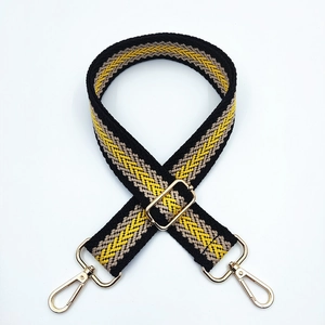Bandoulière jacquard de 3,8 cm de large avec motif vagues géométriques et boucles dorées