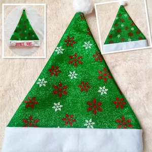 Grüne Weihnachtsmütze mit Pailletten, weißen Schneeflocken und Joyeux Noel Stickerei