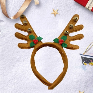 Serre-tête bois de renne marron avec clochettes et houx sur fond de neige festif
