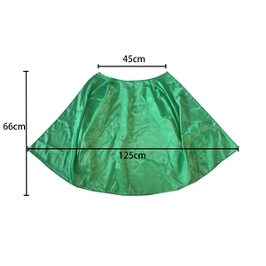 Tableau des tailles détaillé pour la cape en satin vert brillant avec mesures 45cm et 125cm