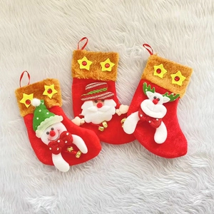 Lot de 3 chaussettes de Noël avec motifs 3D Père Noël et renne sur peluche blanche